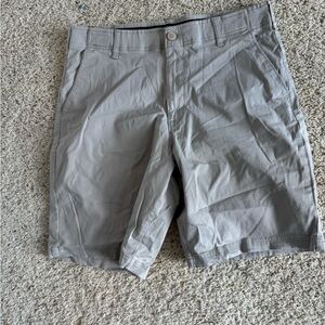 Lee Men's Extreme Comfort Light Gray Flat Front Shorts